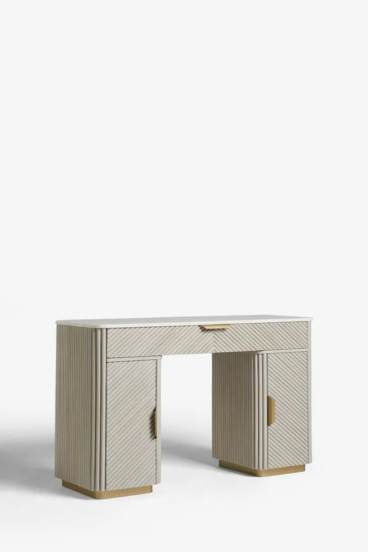 Vegas Dresser