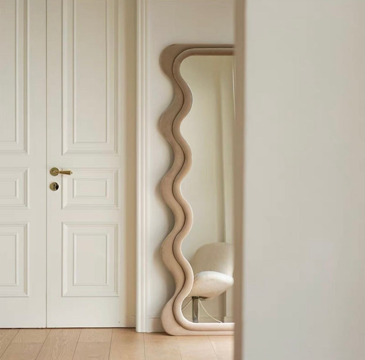 Venus valvet Mirror