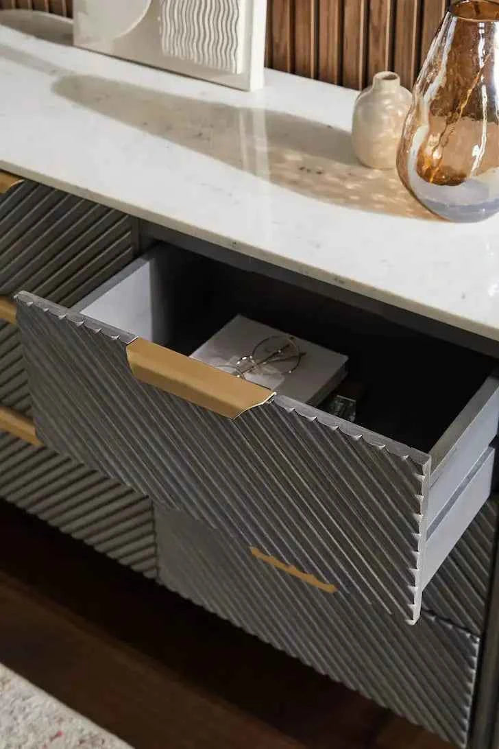 Valencia 6 drawer chest of drawers